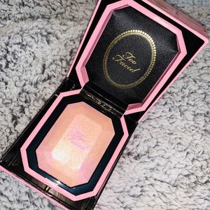 💕HOST PICK!💕 Too Faced Diamond Fire Highlighter